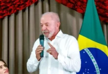 Lula adota estratégia de selfies e reforça campanha digital no segundo turno