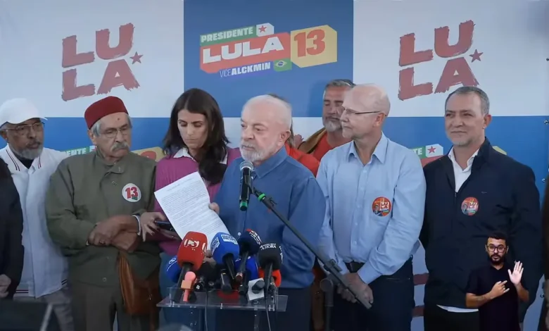 Lula anuncia entrega de autorização de quebra de sigilo ao tribunal e desafia adversário