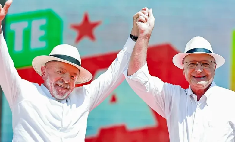 Lula busca diálogo com eleitorado evangélico em meio a desafios nas pesquisas
