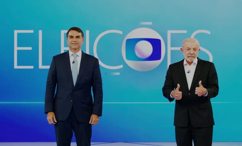 Lula chama Flávio Bolsonaro de miliciano e cobra respostas sobre cortes no debate