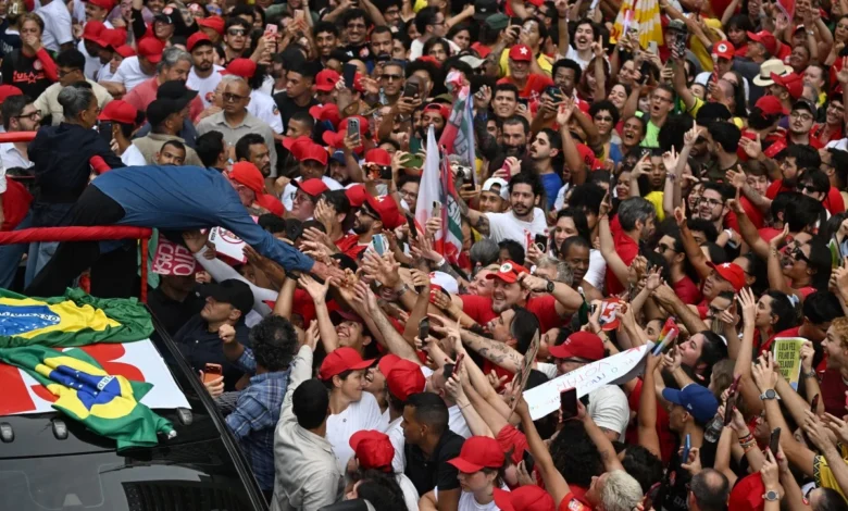 Lula encerra campanha na Avenida paulista antes do segundo turno contra Flávio Bolsonaro