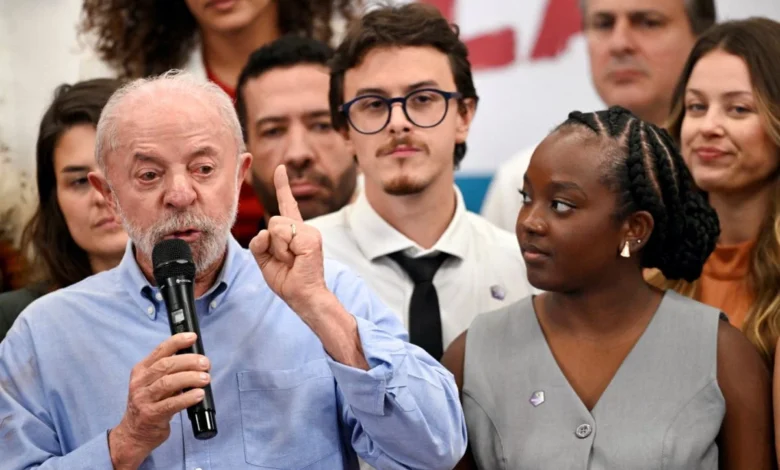 Lula pressiona Flávio Bolsonaro por fim da escala 6x1 e endurece discurso sobre segurança