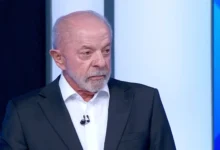 Lula se confunde com o cronômetro e para de falar antes do fim em debate