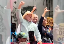 Lula viraliza nas redes sociais após pular durante ato de campanha em São Paulo