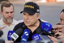 Mabel critica viagem de senador e defende permanência no país