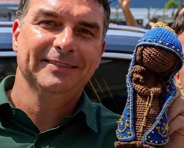 MDB oficializa apoio à candidatura de Flávio Bolsonaro em São Paulo