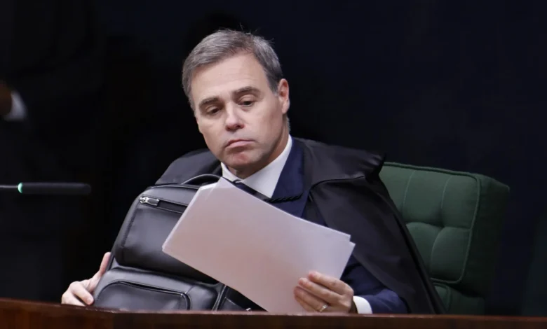 Mendonça determina que CUT remova publicações contra Flávio Bolsonaro