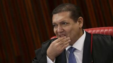 Mensagens de Daniel Vorcaro revelam bastidores de festa com menção a nome de ministro