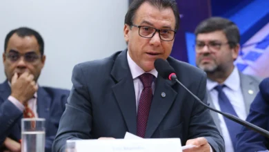 Ministro do Trabalho liga assédio eleitoral a discurso da família Bolsonaro