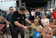 Moradores do Condomínio Rio Branco ganham escrituras gratuitas após aval da prefeitura