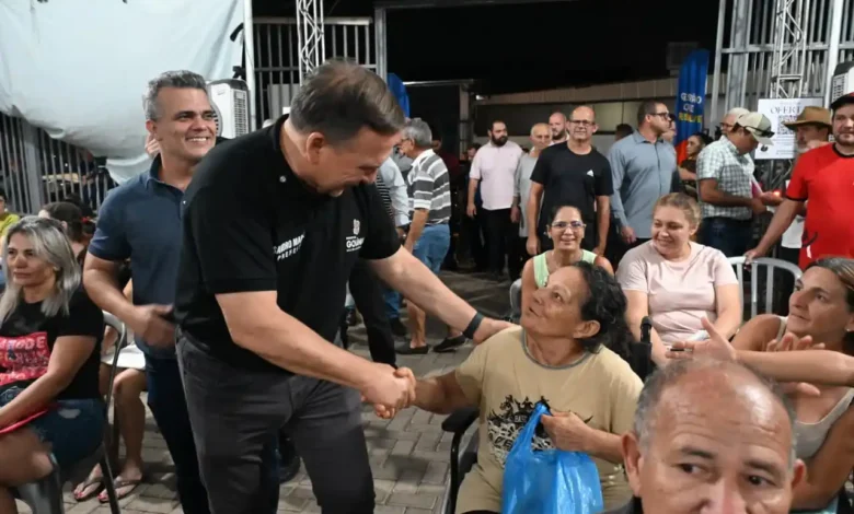 Moradores do Condomínio Rio Branco ganham escrituras gratuitas após aval da prefeitura