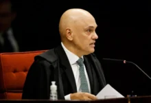 Moraes aplica multa de R$ 5 mil a advogado que ocultou comandos de IA em petição ao STF
