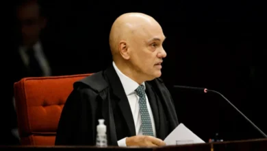 Moraes aplica multa de R$ 5 mil a advogado que ocultou comandos de IA em petição ao STF
