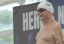 Nadador de 102 anos desafia limites e compete em torneio master no Rio de Janeiro
