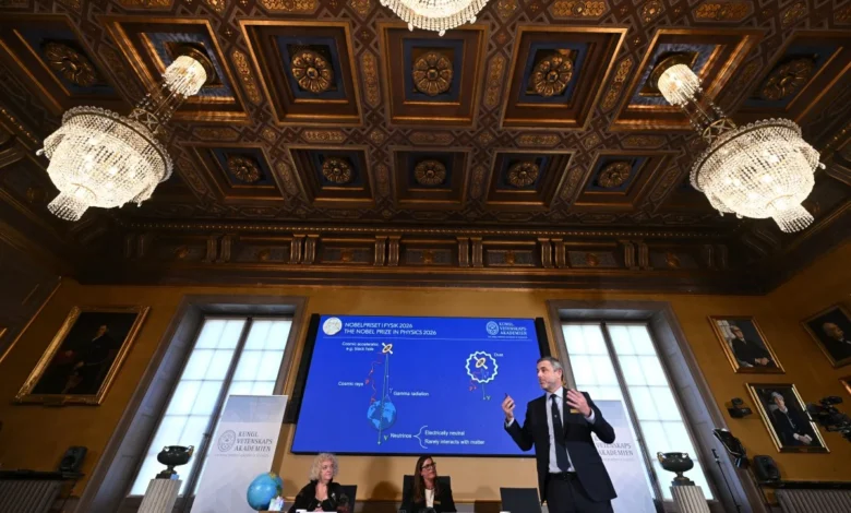Neutrinos: Francis Halzen conquista Nobel de Física 2026 por observações astrofísicas