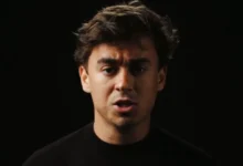 Nikolas Ferreira rebate críticas de Janja durante ato de campanha em Belo Horizonte