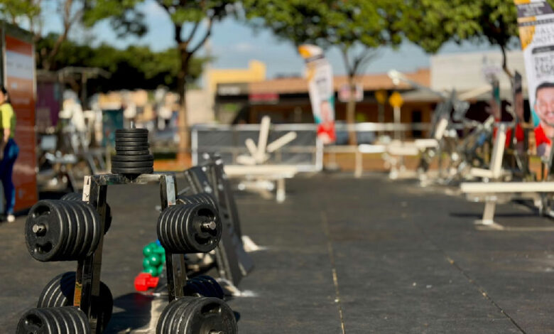 Nova academia ao ar livre com padrão profissional é inaugurada na Praça do Berimbau
