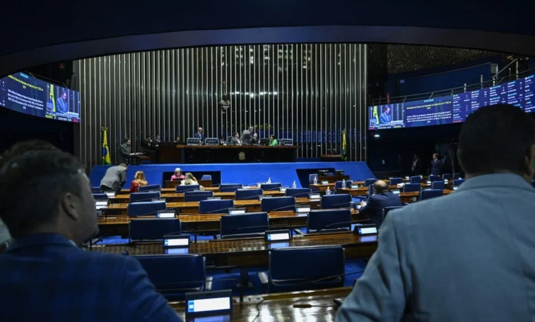 Nova pesquisa Quaest detalha a corrida ao Senado em seis estados para as eleições de 2026