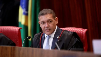 Nunes Marques determina nova suspensão de canal de Whatsapp ligado a André Janones