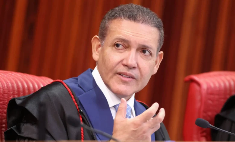Nunes Marques ordena investigação sobre canal Exército do Lula no Whatsapp