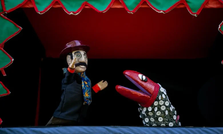 Oficina de teatro de bonecos estimula a criatividade infantil em Goiás