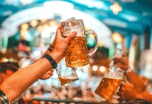 Oktoberfest em Goiânia traz tradição alemã com chope e gastronomia típica