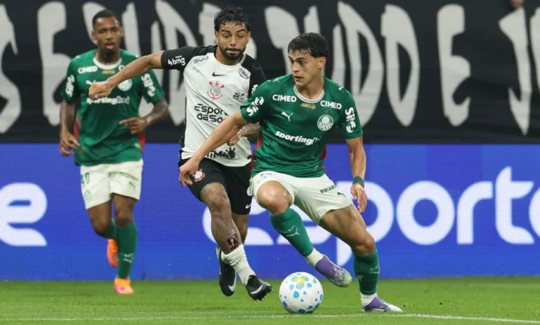 Palmeiras e Corinthians medem forças em clássico decisivo pelo Brasileirão