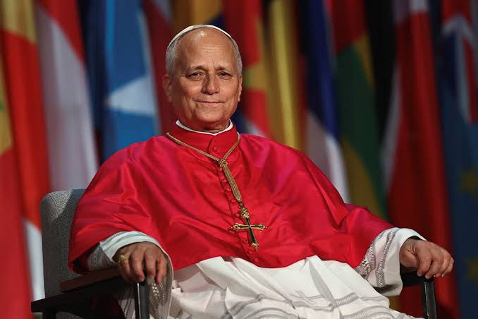 Papa Leão XIV conclui cirurgia pulmonar com sucesso em Roma