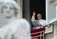 Papa leão XIV reaparece no vaticano após cirurgia no pulmão