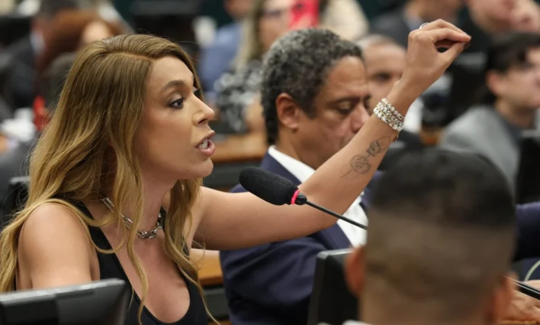 Partidos enfrentam crise após fracasso na cláusula de barreira nas eleições