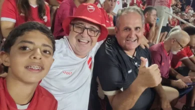 Passado de superação revela torcedor que financiava jogos do Vila Nova vendendo doces no Mutirama