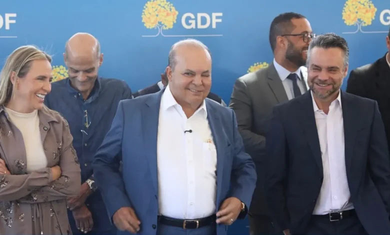 PF aponta interferência de Ibaneis Rocha em negociações do BRB com Banco Master