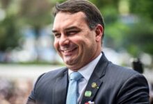 PF liga Flávio Bolsonaro a offshore dona de jato usado por Vorcaro; defesa nega relação