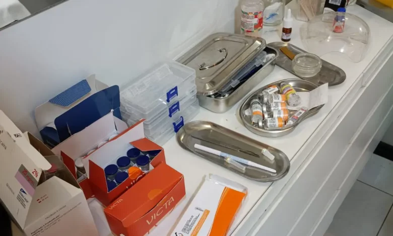 Polícia interdita clínica de estética clandestina operada por fisioterapeuta em Goiânia
