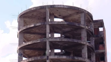 Prédio abandonado no centro de Goiânia recebe autuação após denúncias de criminalidade