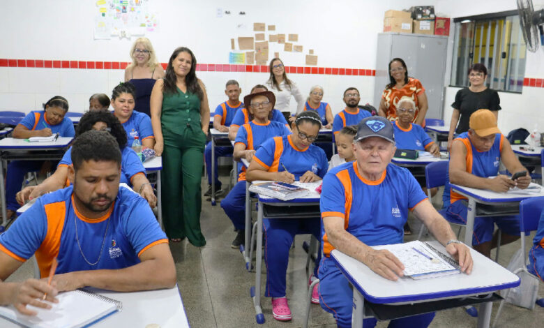 Prefeitura de Goiânia promove capacitação para professores da EJA