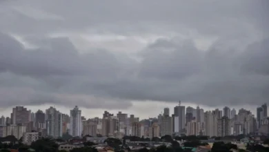 Previsão do tempo em Goiás indica instabilidade e risco de tempestades no domingo de votação