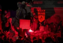 Protestos em Portugal reúnem milhares após operação policial contra acampamentos por moradia