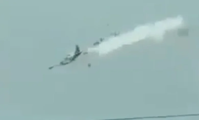 Queda de aviões militares em treino deixa quatro mortos na base aérea de Fernando nas Filipinas