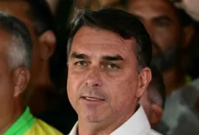 Representação na procuradoria busca inelegibilidade de Flávio Bolsonaro