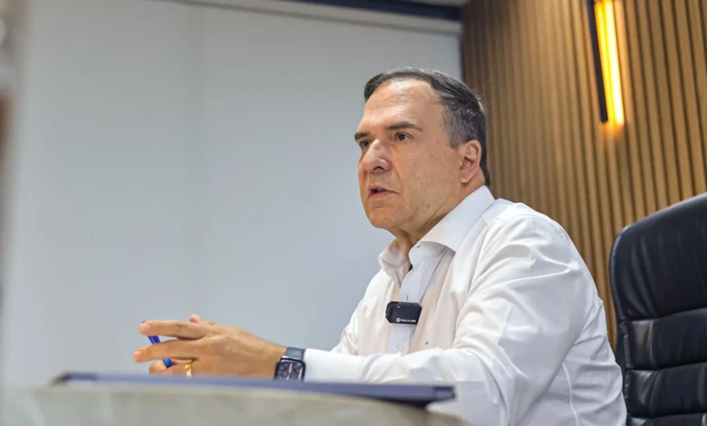 Sandro Mabel antecipa agenda na Europa e solicita licença pessoal na Câmara de Goiânia