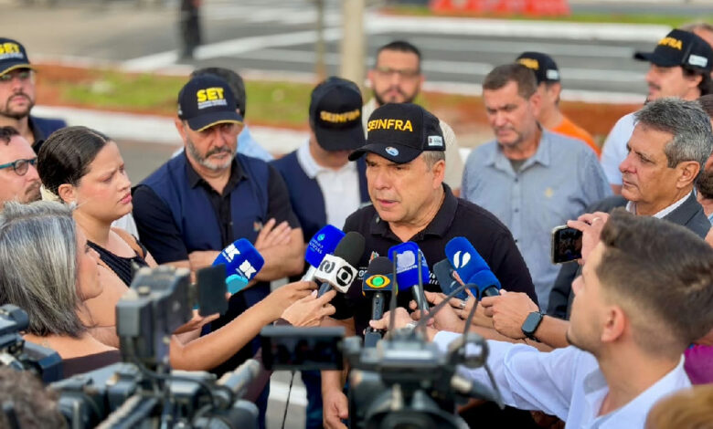Sandro Mabel entrega readequação viária e substitui rotatória por semáforo no Parque Amazônia