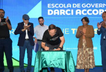 Sandro Mabel relança Escola de Governo Darci Accorsi e anuncia planos para servidores