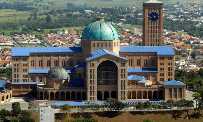 Santuário Nacional de Aparecida espera meio milhão de fiéis para a Festa da Padroeira