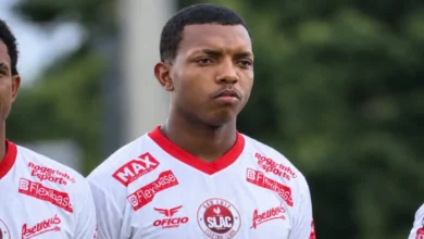 São Luís rescinde contrato de atleta após agressão a jornalista no Goianão
