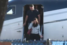 Senador Flávio Bolsonaro desembarca em Miami após deixar o Brasil cruzando a Argentina