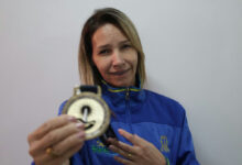 Servidora da Secretaria Municipal de Educação conquista ouro em Campeonato internacional de Esportes Aquáticos