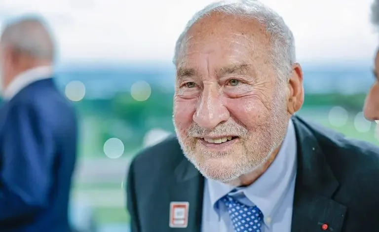 Stiglitz vê recessão e alta da desigualdade no Brasil caso Flávio Bolsonaro vença a eleição