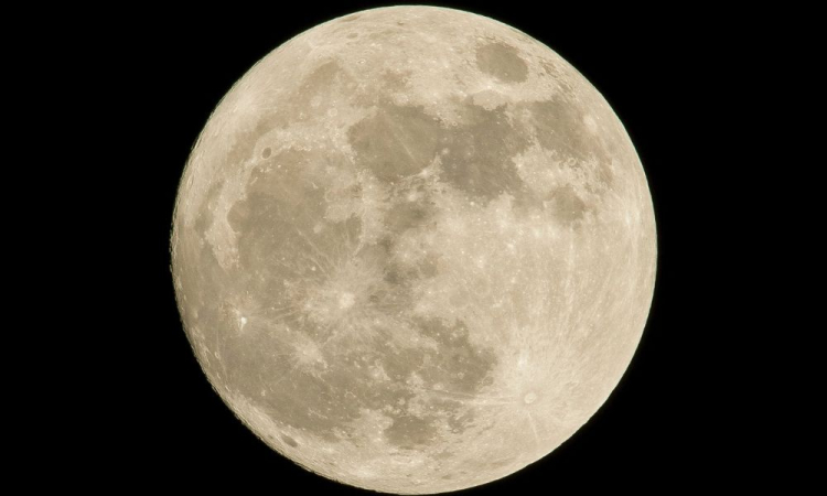 Superlua de dezembro encerra o ano com espetáculo astronômico na véspera de Natal