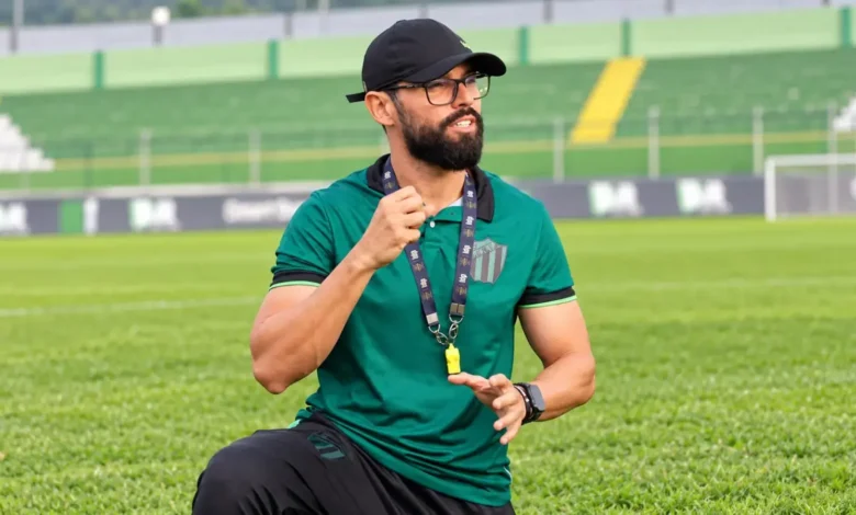 Técnico deixa o comando do Rio Verde após acesso histórico no futebol goiano